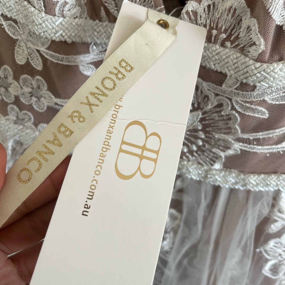 Bronx & Banco Tunisia White Floral Bridal Gown size US 4 (small) NEW! With tags! - Picture 11 of 12